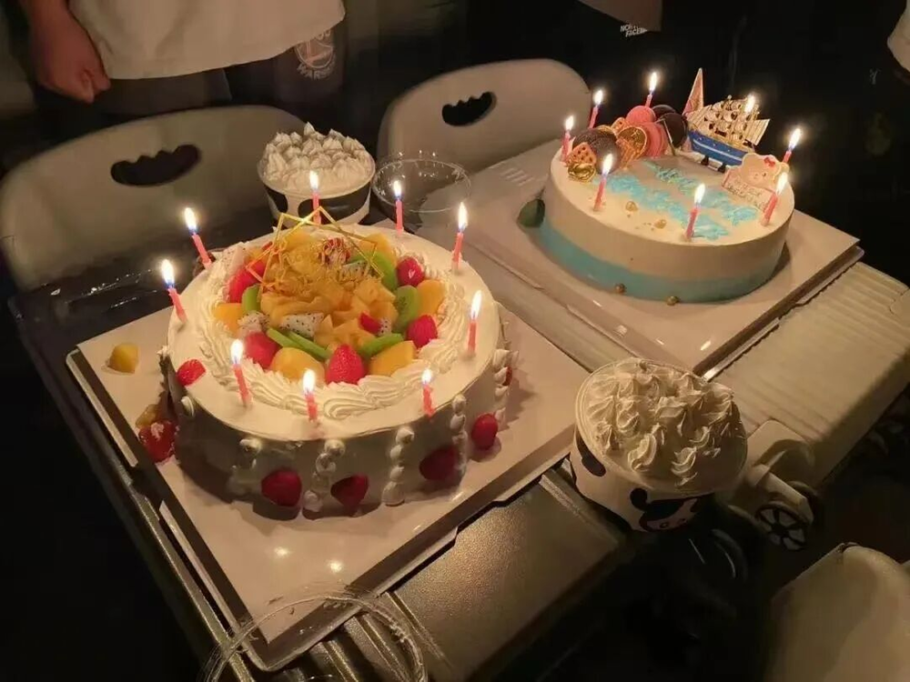 香港現金網：“學歷鄙眡鏈”最底層的他們，其實藏著最真實的生命力