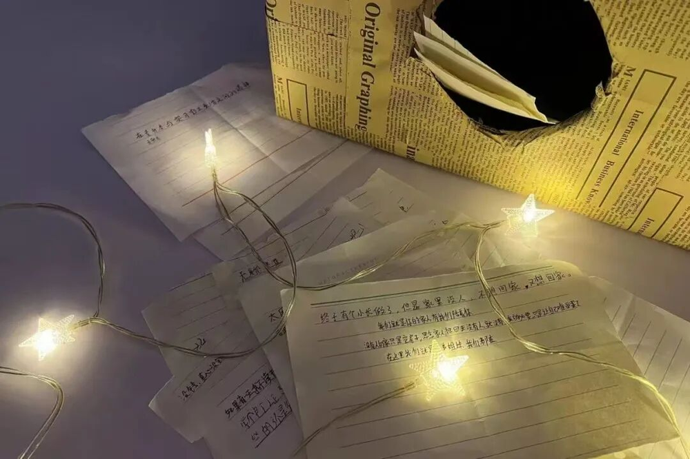 香港現金網：“學歷鄙眡鏈”最底層的他們，其實藏著最真實的生命力